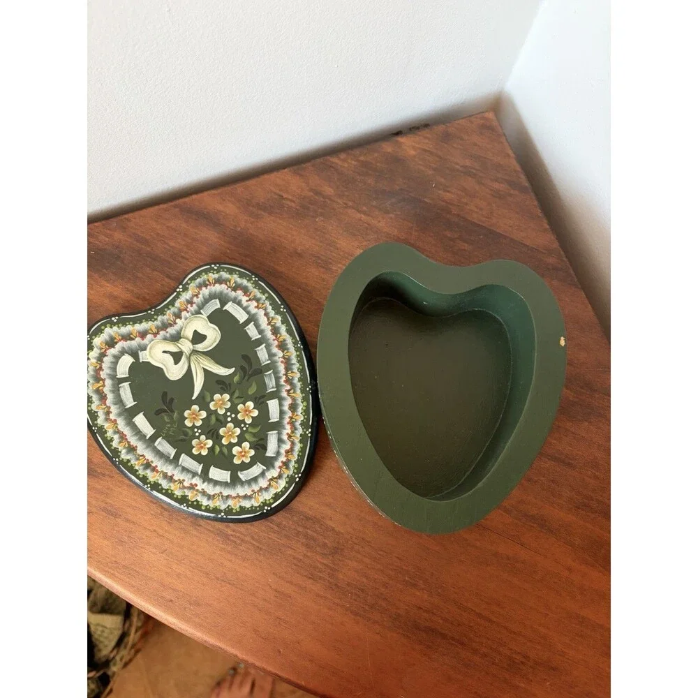 Hand Painted Heart-Shaped Wood Trinket Box w/ Lid Floral Bow Green Small